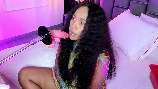MiaBlackrose online show from July 29, 5:00 pm