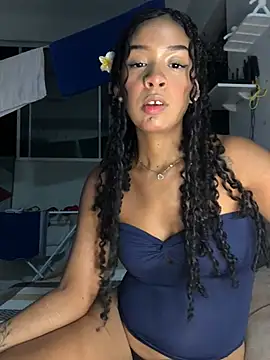 lilly safadinha online show from July 7, 10:47 pm