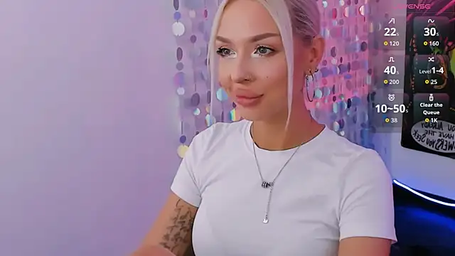 Alaska Lane online show from July 5, 9:33 pm