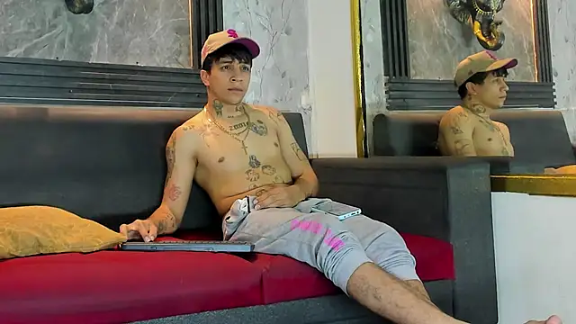 jayy18  online show from July 22, 6:49 am