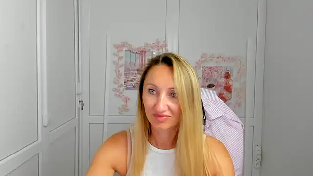 LilyDreamm online show from June 19, 6:29 am