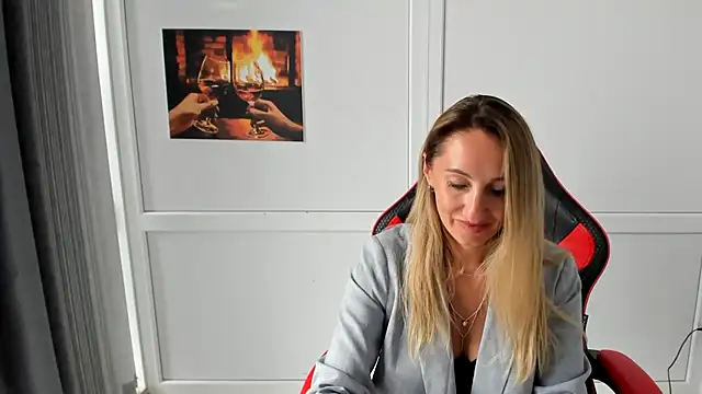 LilyDreamm online show from July 28, 11:17 am