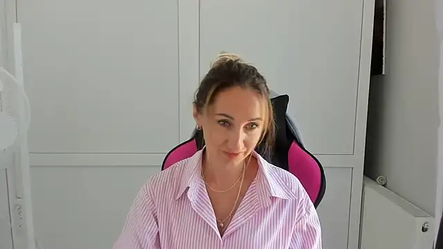 LilyDreamm online show from July 29, 6:44 am