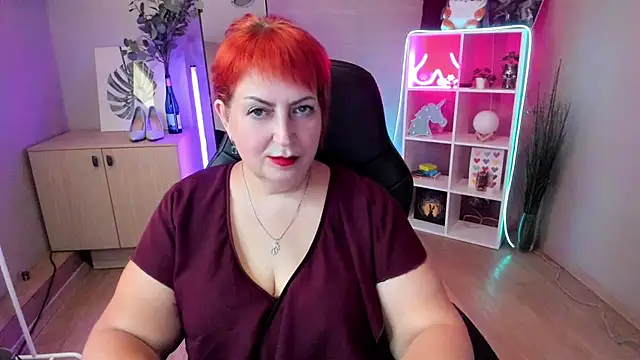 Joana Woods online show from July 10, 8:40 am