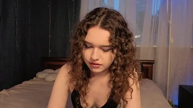 EsterReichert online show from July 18, 7:17 pm