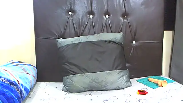 Teaser34 online show from July 25, 9:12 pm