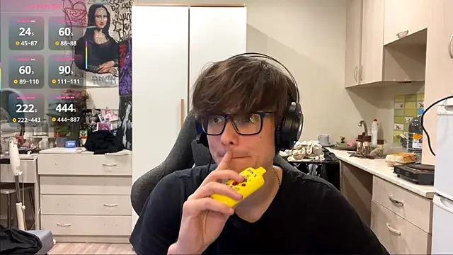 JadeNoiiir online show from June 23, 11:47 pm