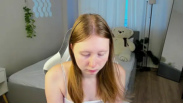 LiliTiny online show from August 6, 1:18 am