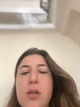 Snapshot of kate_nicepops333221 chatting on June 20, 7:44 am kate nicepops333221 online show from June 20, 7:44 am