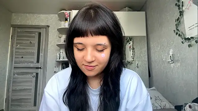K1ttz1 cutie online show from June 20, 11:24 am