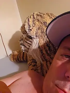 heterohotguy78 online show from July 18, 8:23 pm