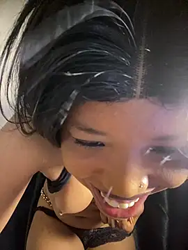 Snapshot of Horny_sexyiris chatting on July 8, 12:53 pm Horny sexyiris online show from July 8, 12:53 pm