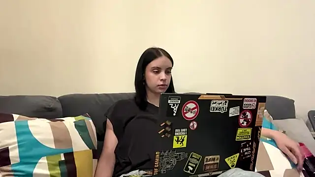 Snapshot of martinienjoyer chatting on June 26, 7:35 am martinienjoyer online show from June 26, 7:35 am