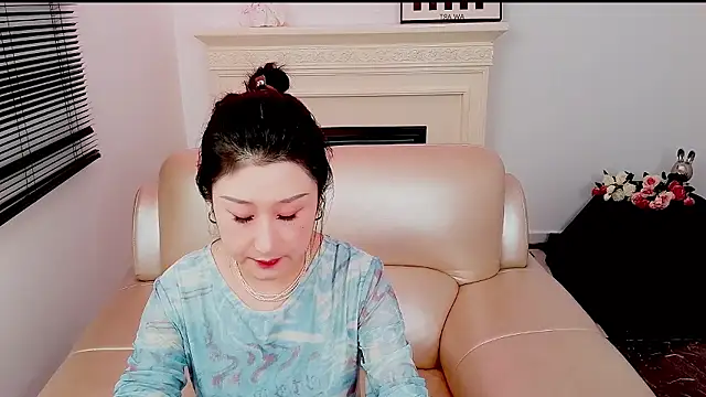 Snapshot of GJ-02 chatting on July 19, 5:38 pm GJ-02 online show from July 19, 5:38 pm