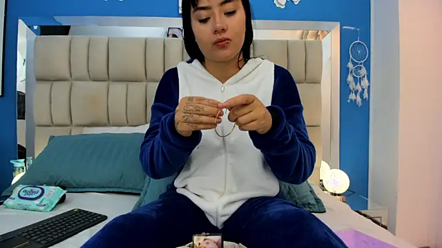 Luna black19 online show from June 24, 12:26 pm
