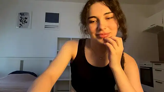 runawyin online show from August 6, 5:04 pm