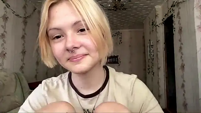 Snapshot of Jeneienal_1 chatting on August 8, 2:19 pm Jeneienal 1 online show from August 8, 2:19 pm