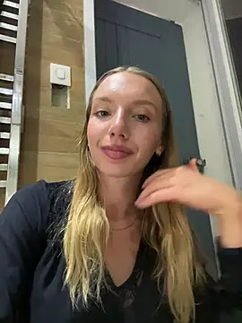 Snapshot of claraaaaa7 chatting on July 8, 8:35 pm claraaaaa7 online show from July 8, 8:35 pm