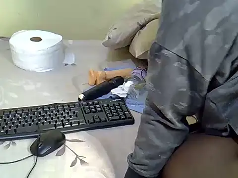 Snapshot of Pretty_Cupcake7 chatting on July 24, 8:29 pm Pretty Cupcake7 online show from July 24, 8:29 pm