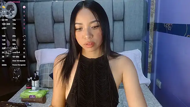Aiuny Queens online show from July 24, 10:41 pm