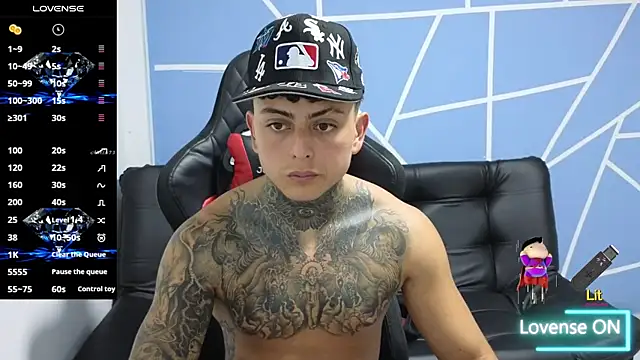 Snapshot of KevinSanchez420 chatting on July 31, 11:37 pm KevinSanchez420 online show from July 31, 11:37 pm