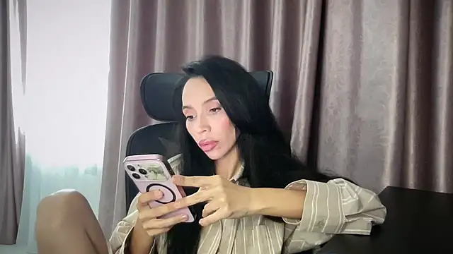 Snapshot of Lioraxa chatting on July 13, 10:18 am Lioraxa online show from July 13, 10:18 am