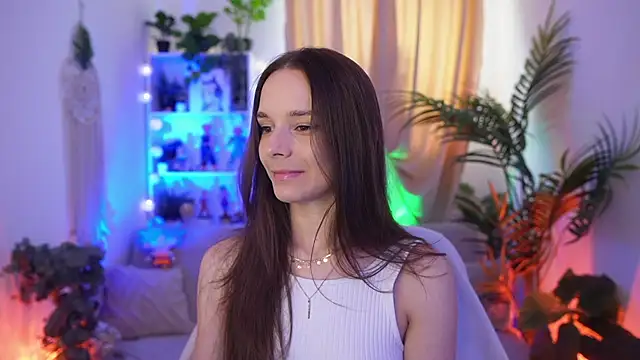 Anna Leah  online show from July 30, 2:05 pm