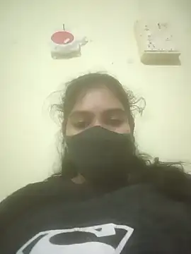 Cute-girlyy online show from July 12, 9:33 am