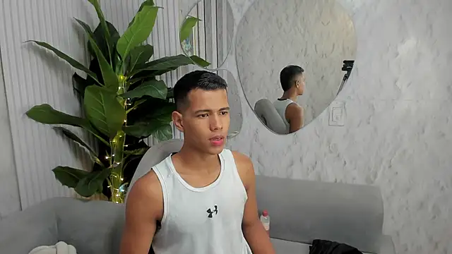 Noah sexhotty online show from July 4, 1:56 am