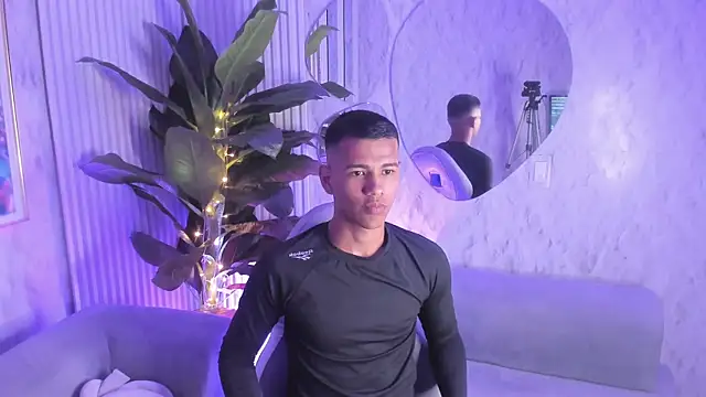 Noah sexhotty online show from July 19, 2:04 am