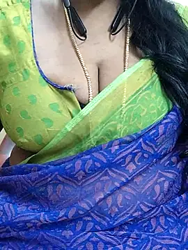 Snapshot of niki076 chatting on July 1, 6:37 am niki076 online show from July 1, 6:37 am