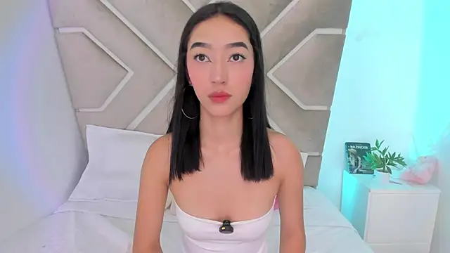 annelisee  online show from July 1, 11:15 pm
