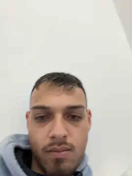Snapshot of Erick_Santos39 chatting on July 23, 3:21 pm Erick Santos39 online show from July 23, 3:21 pm