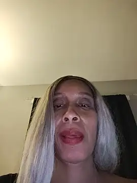 Snapshot of DulceThiccc chatting on July 20, 1:20 am DulceThiccc online show from July 20, 1:20 am