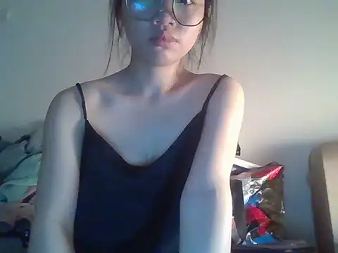Bonnie-ee online show from June 28, 7:14 am
