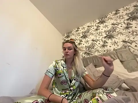 Elsa Dark online show from July 2, 5:52 pm