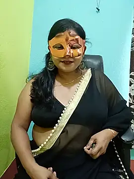 Snapshot of Sex18bhabi chatting on July 17, 11:06 am Sex18bhabi online show from July 17, 11:06 am