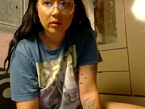 Virtualvixen8 online show from July 2, 10:49 pm