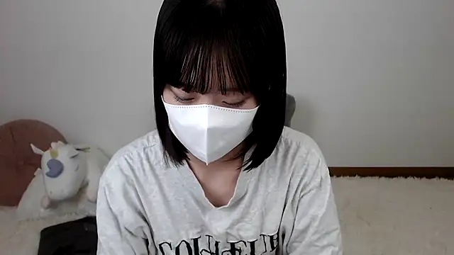 Snapshot of mi_v chatting on July 15, 3:28 pm mi v online show from July 15, 3:28 pm