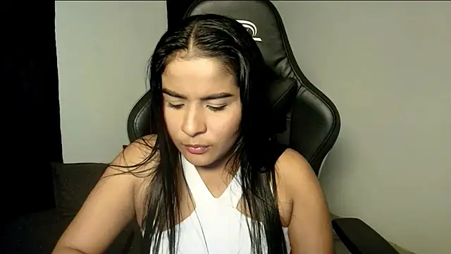 Kiara Naomi online show from July 1, 4:36 am