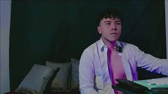 Velvet Chains online show from July 8, 3:44 am