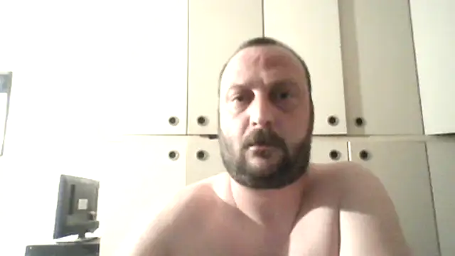 GluedWhippet online show from July 4, 8:37 pm