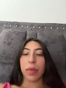Snapshot of velunett_20 chatting on July 6, 5:37 pm velunett 20 online show from July 6, 5:37 pm
