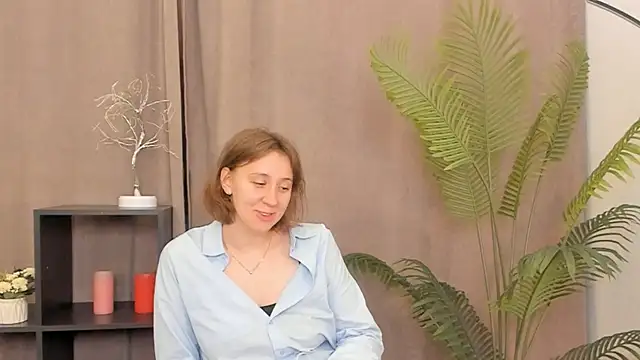 Snapshot of SherrillBigos chatting on July 6, 3:47 pm SherrillBigos online show from July 6, 3:47 pm