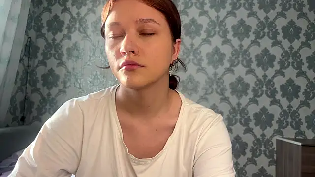 LunaRayShy online show from July 7, 2:10 pm