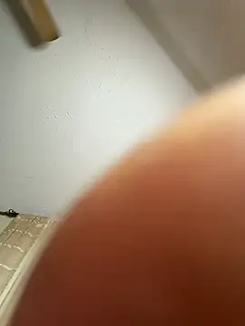 yellowGiirl online show from August 1, 2:33 am
