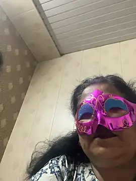 Snapshot of Hottie_Indian chatting on July 8, 7:13 am Hottie Indian online show from July 8, 7:13 am