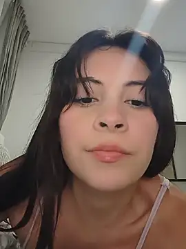 Snapshot of Emma_falls__ chatting on July 20, 6:54 pm Emma falls online show from July 20, 6:54 pm