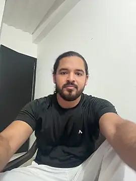 Efren Fernandez online show from August 4, 1:31 am