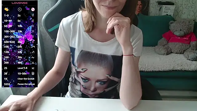 Snapshot of __Alisa__ chatting on July 8, 11:58 am Alisa online show from July 8, 11:58 am